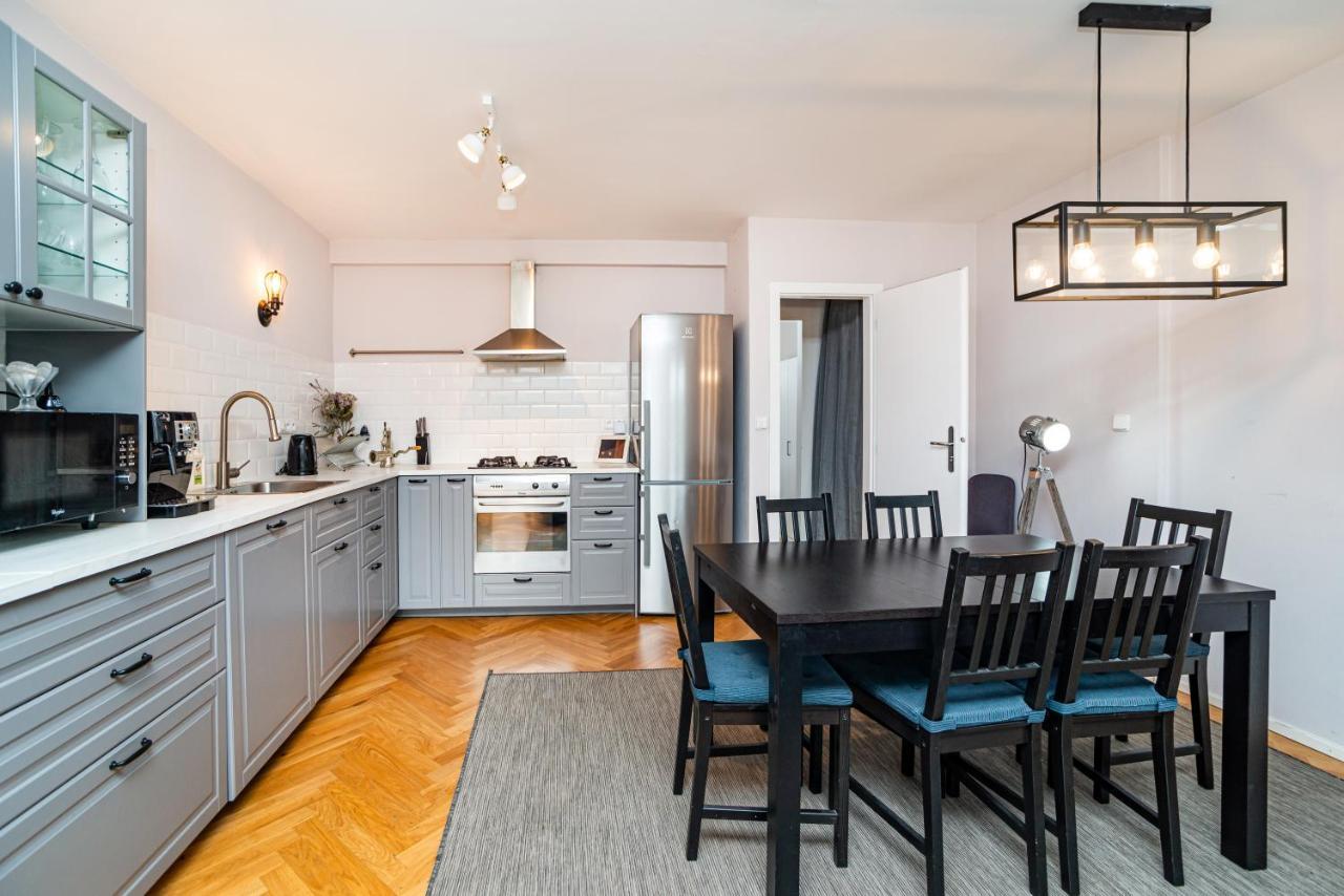 פראג Central, Spacious, Modern 5 Bedrm Duplex W/Balcony מראה חיצוני תמונה
