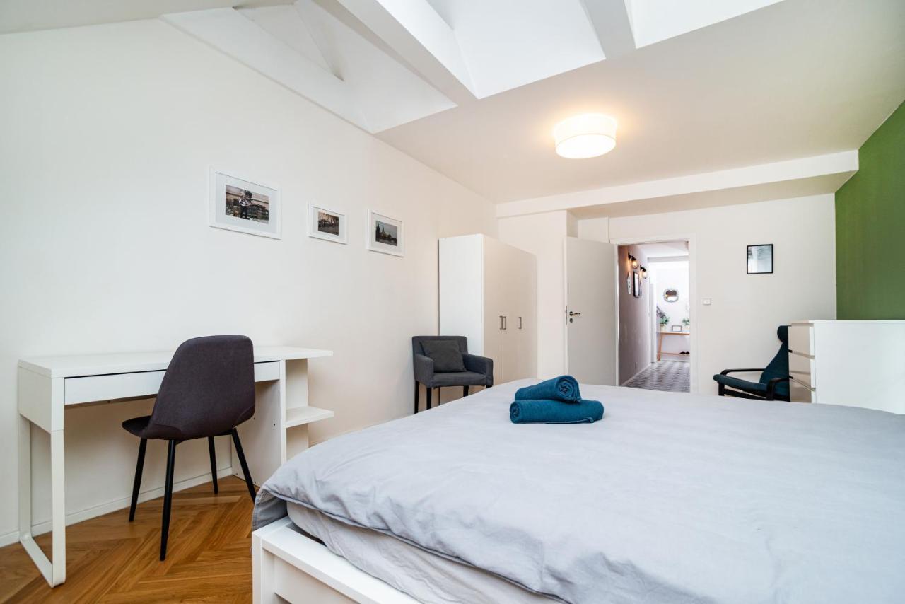 פראג Central, Spacious, Modern 5 Bedrm Duplex W/Balcony מראה חיצוני תמונה
