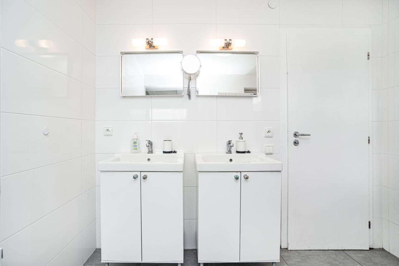 פראג Central, Spacious, Modern 5 Bedrm Duplex W/Balcony מראה חיצוני תמונה
