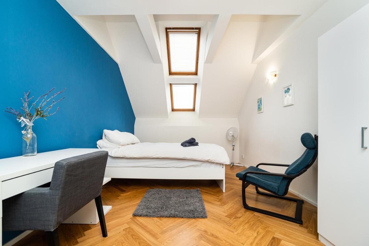 פראג Central, Spacious, Modern 5 Bedrm Duplex W/Balcony מראה חיצוני תמונה